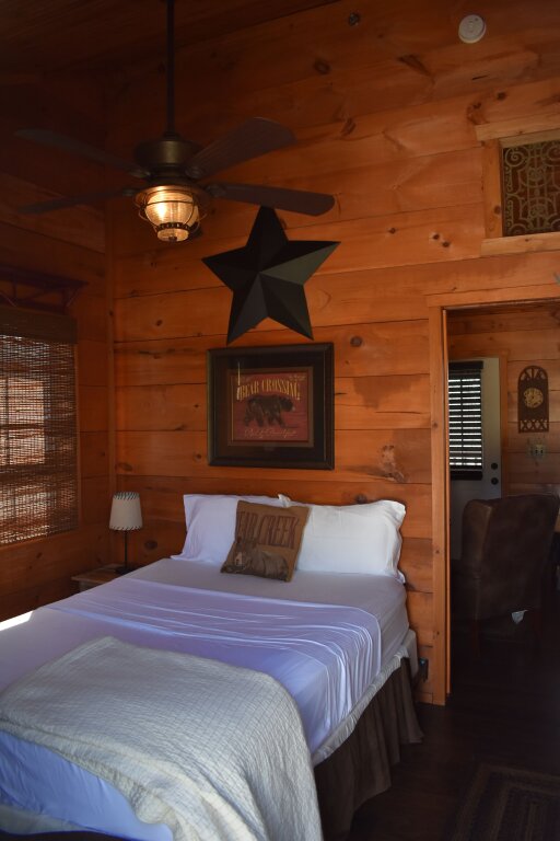 Бунгало Bear Creek Lodge Cabin Resort