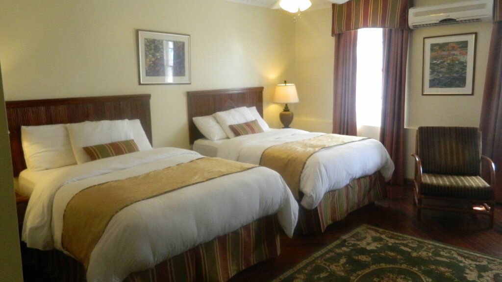 Executive Quadruple room Cara Lodge Hotel