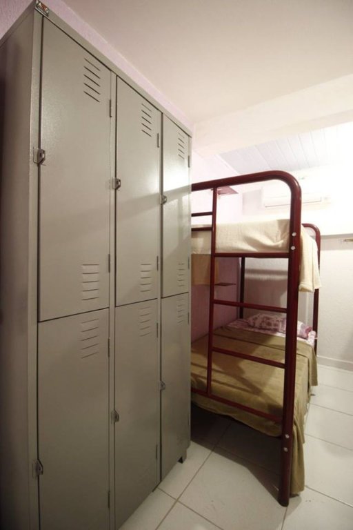 Кровать в общем номере Hola Hostel Butantã