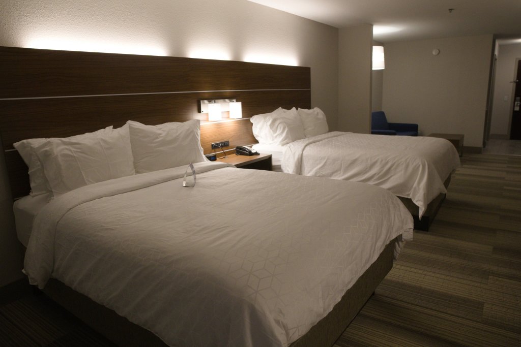 Quadruple Suite Holiday Inn Express, an IHG Hotel