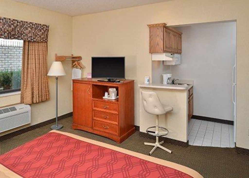 Standard room Express Inn & suites