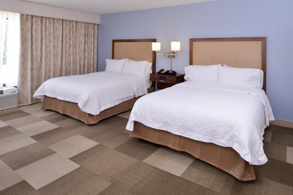 Четырёхместный номер Standard Hampton Inn & Suites by Hilton Lonoke