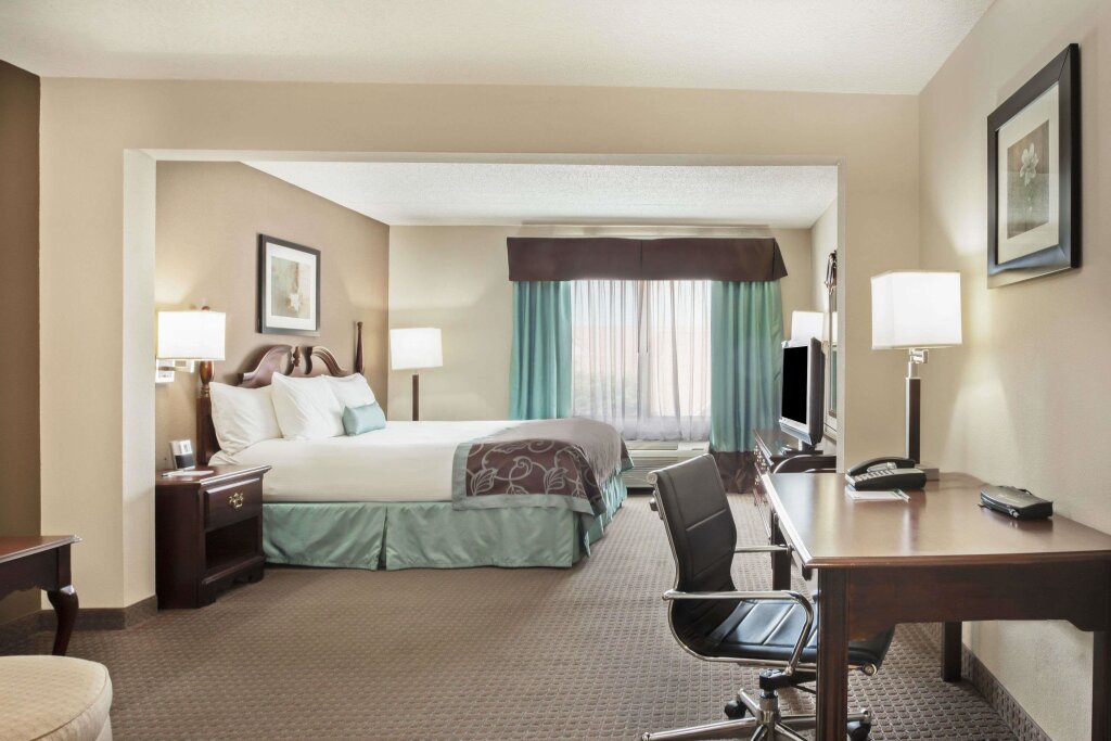Номер Standard Holiday Inn Express & Suites Arlington North - Stadium Area, an IHG Hotel