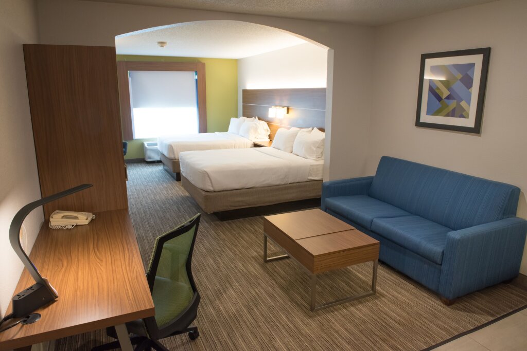 Suite Holiday Inn Express Hotel & Suites Elkhart-South, an IHG Hotel