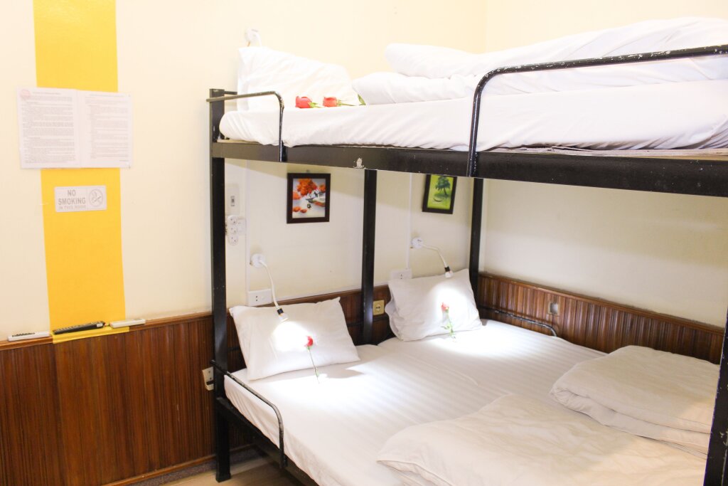 Кровать в общем номере Hanoi Backpackers Hostel