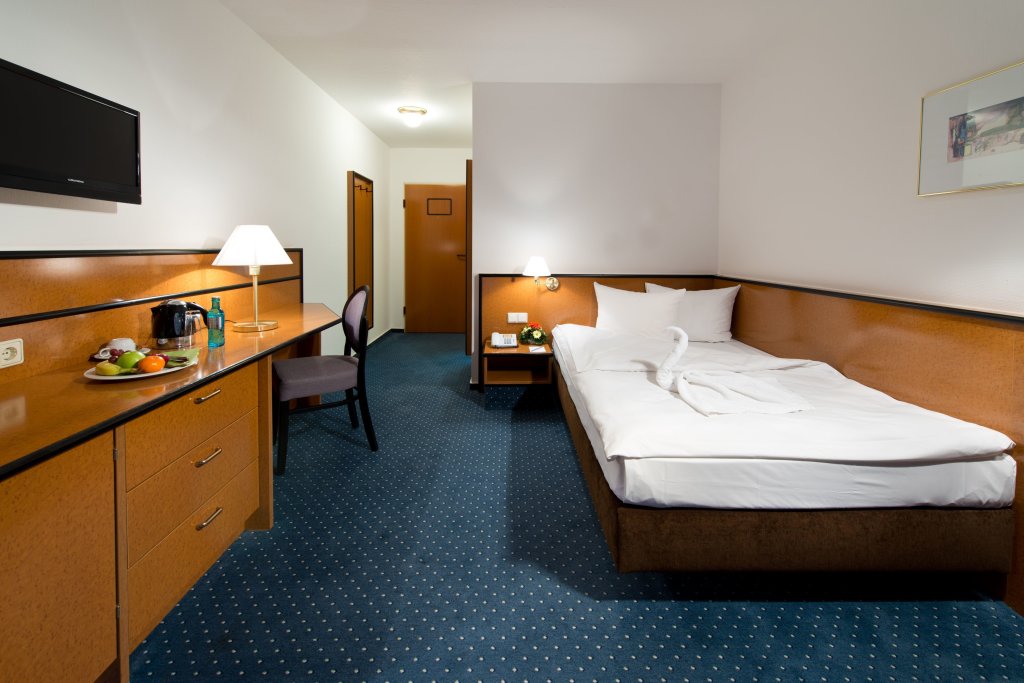 Standard Zimmer ACHAT Hotel Rüsselsheim Frankfurt