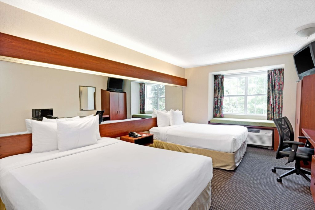 Номер Standard Microtel Inn & Suites by Wyndham Perimeter Center