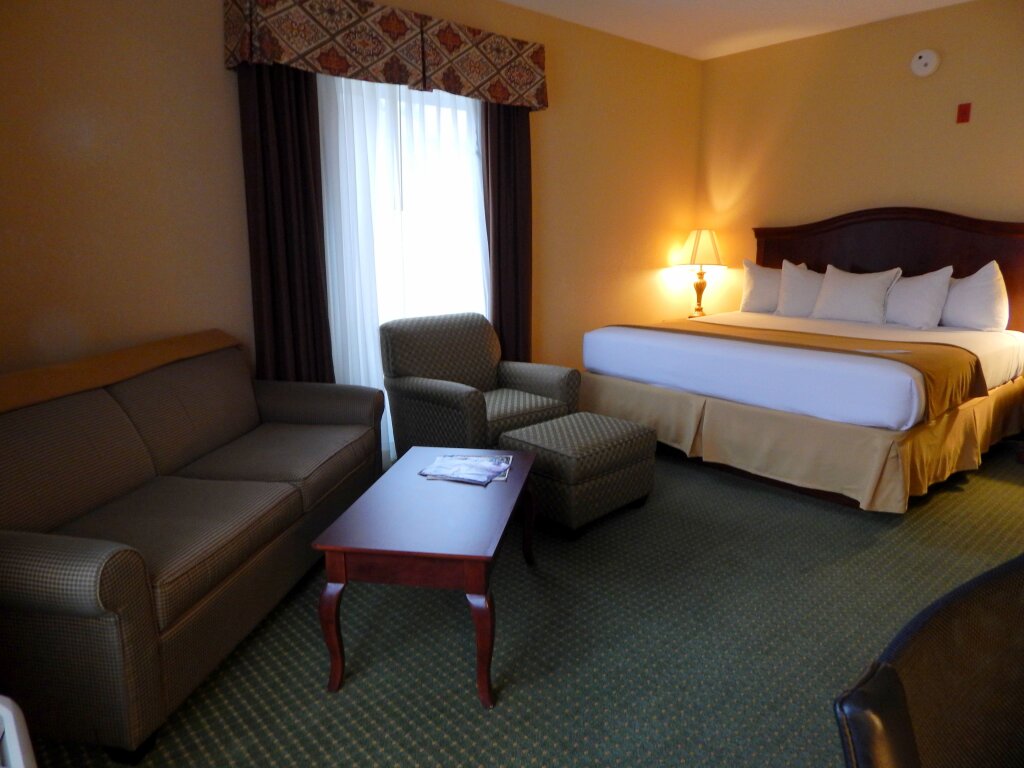 Standard Quadruple room Holiday Inn Express Hotel & Suites Vestal, an IHG Hotel