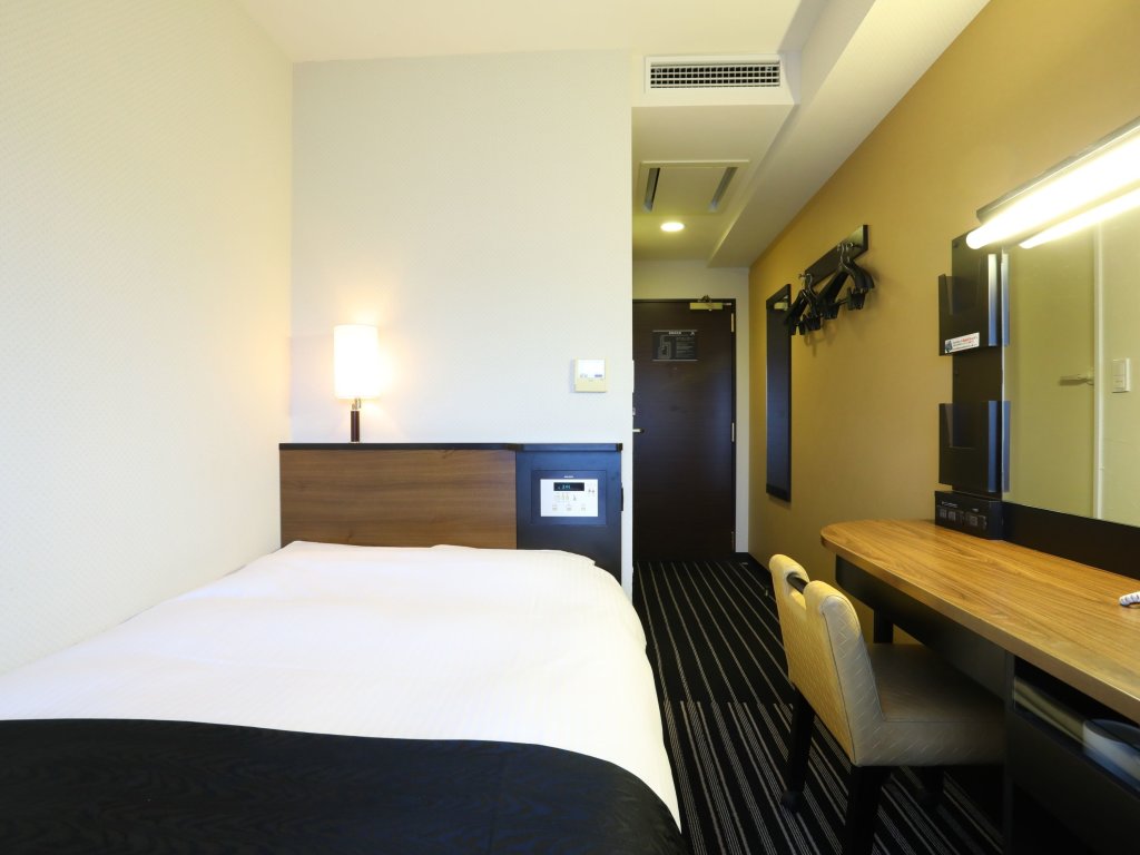 Standard Einzel Zimmer APA Hotel Tokyo Shiomi Ekimae