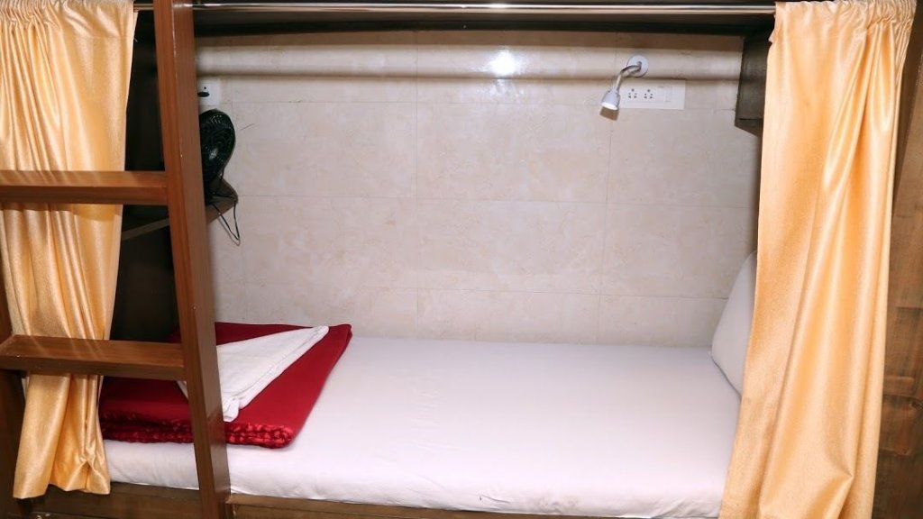 Cama en dormitorio compartido (dormitorio compartido masculino) Udupi Dormitory