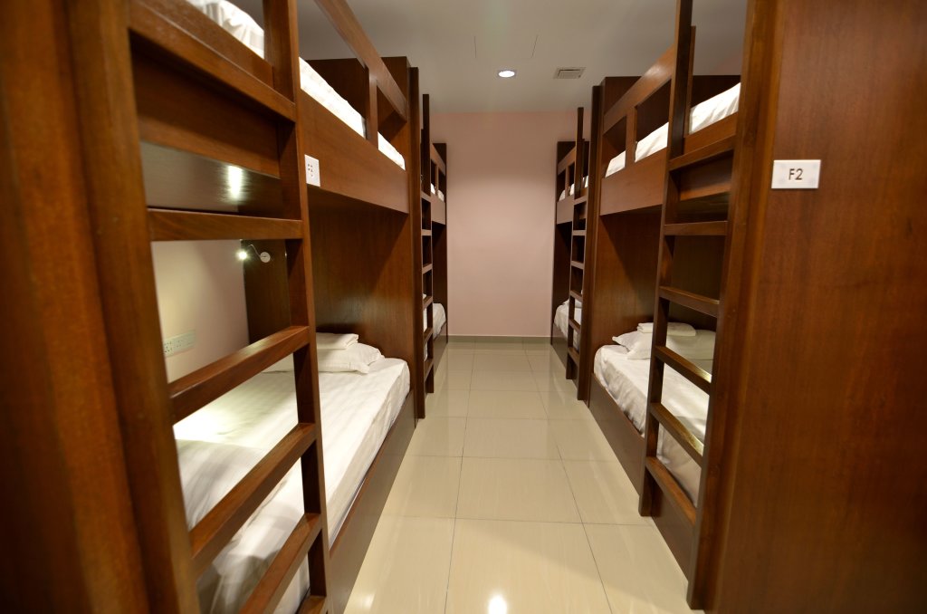 Кровать в общем номере (женский номер) Sri Packers Hotel
