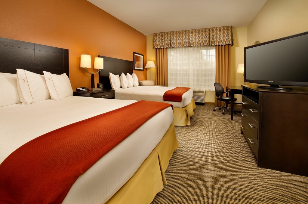 Standard Vierer Zimmer Holiday Inn Express & Suites Manassas, an IHG Hotel