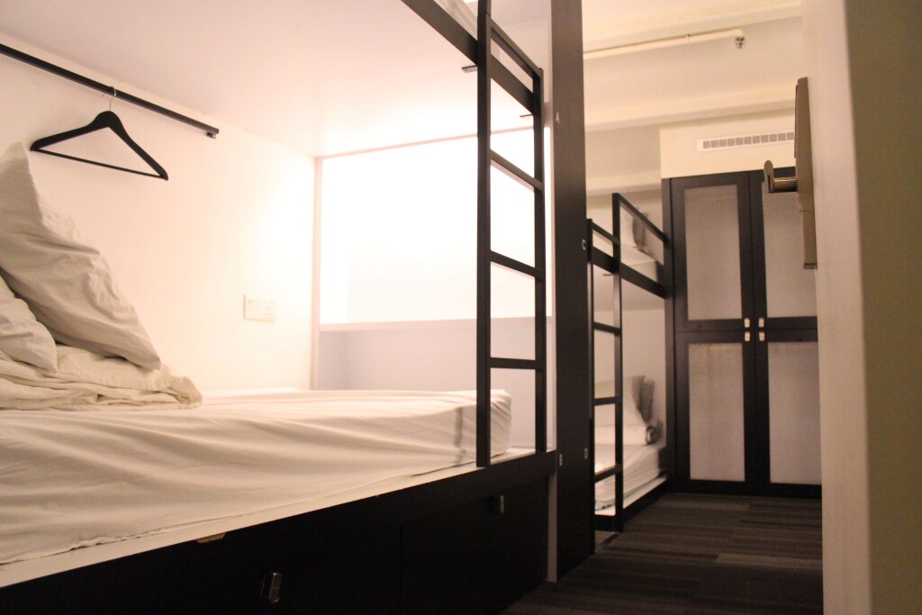 Кровать в общем номере Bunc Hostel