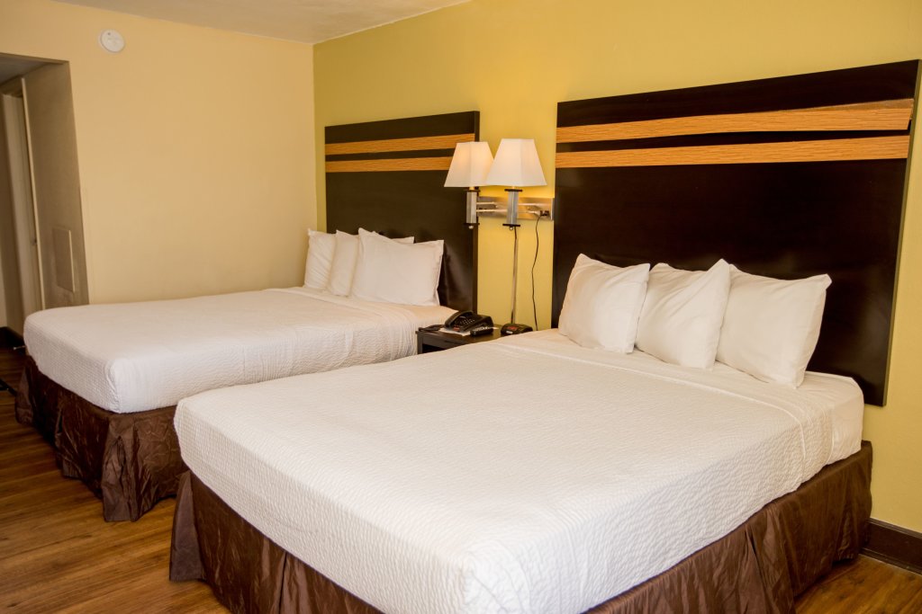 Standard Quadruple room with partial ocean view Blu Atlantic Hotel & Suites