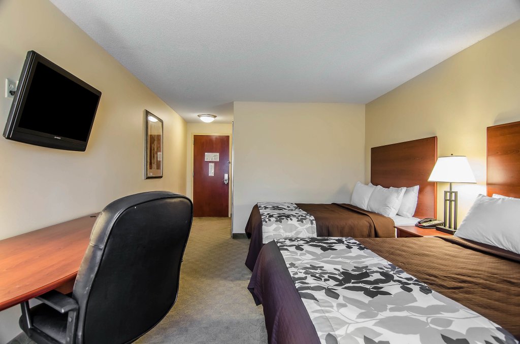 Четырёхместный номер Standard Comfort Inn and Suites Van Buren - Fort Smith