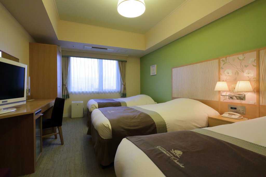 Трёхместный номер Standard Hotel Monterey Grasmere Osaka