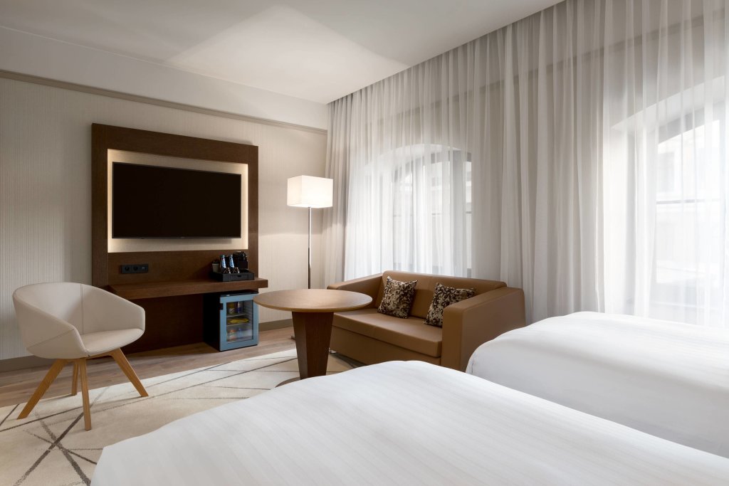 Номер Comfort AC Hotel by Marriott Wroclaw