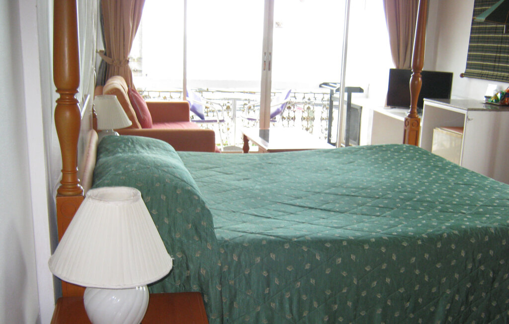 Двухместный номер Deluxe с балконом и с видом на море Orchid Hotel and Spa Kalim Bay