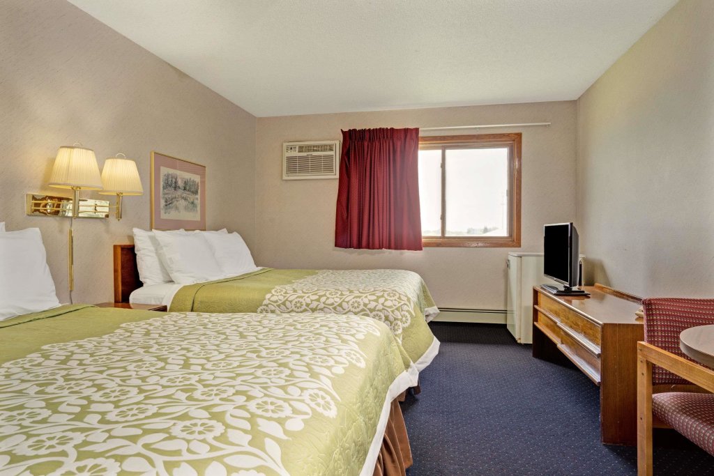Standard Vierer Zimmer Days Inn by Wyndham Monticello