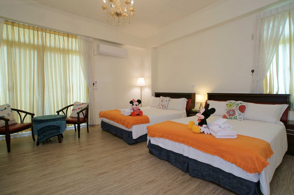 1 Bedroom Standard Quadruple room with view Moon Villa B&B