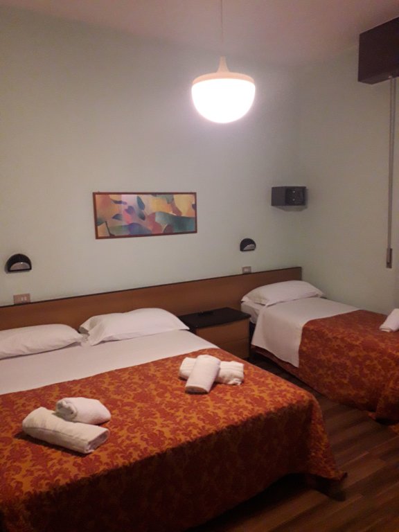Standard Dreier Zimmer Hotel Niagara Rimini