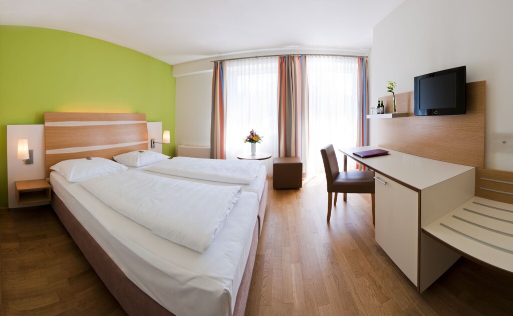 Standard Doppel Zimmer mit Blick auf den Innenhof arte Hotel Wien Stadthalle