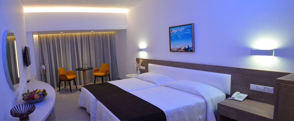 Standard Double room with city view Vassos Nissi Plage Hotel & Spa