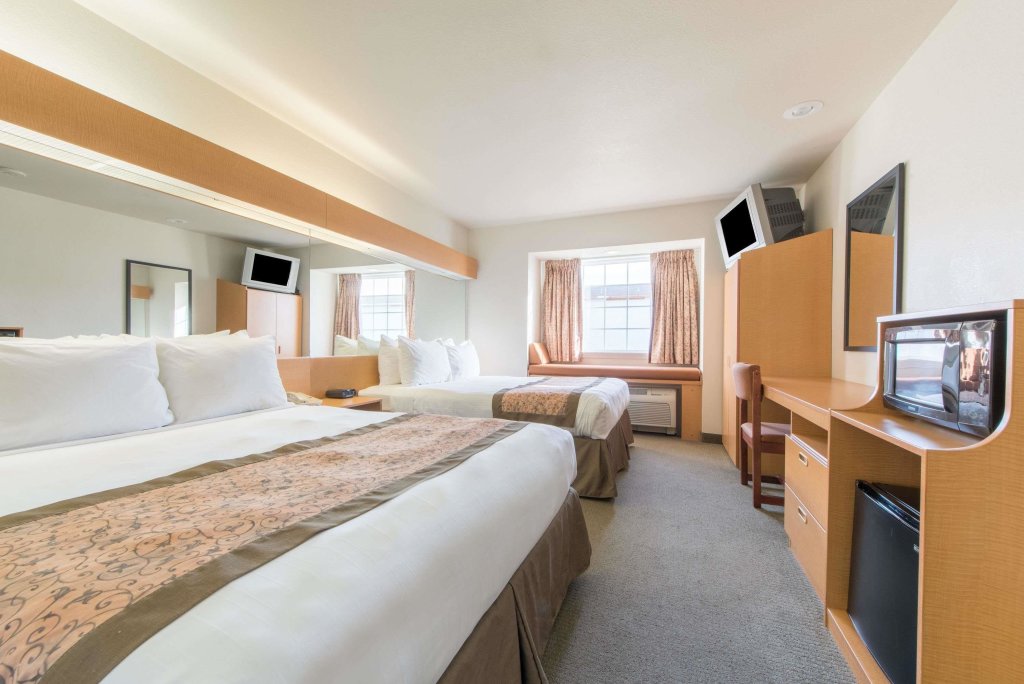 Standard Vierer Zimmer Microtel Inn & Suites by Wyndham Altus