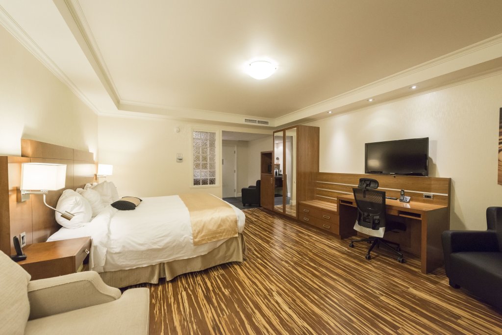Номер Standard Hotel & Suites Le Dauphin Drummondville
