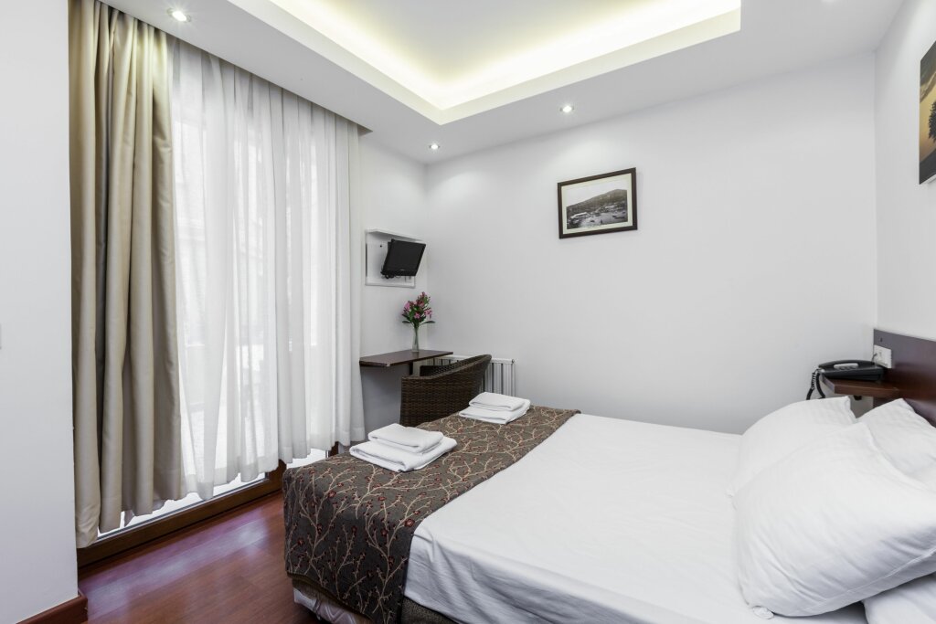 Superior Double room with balcony Buyukada Comfort