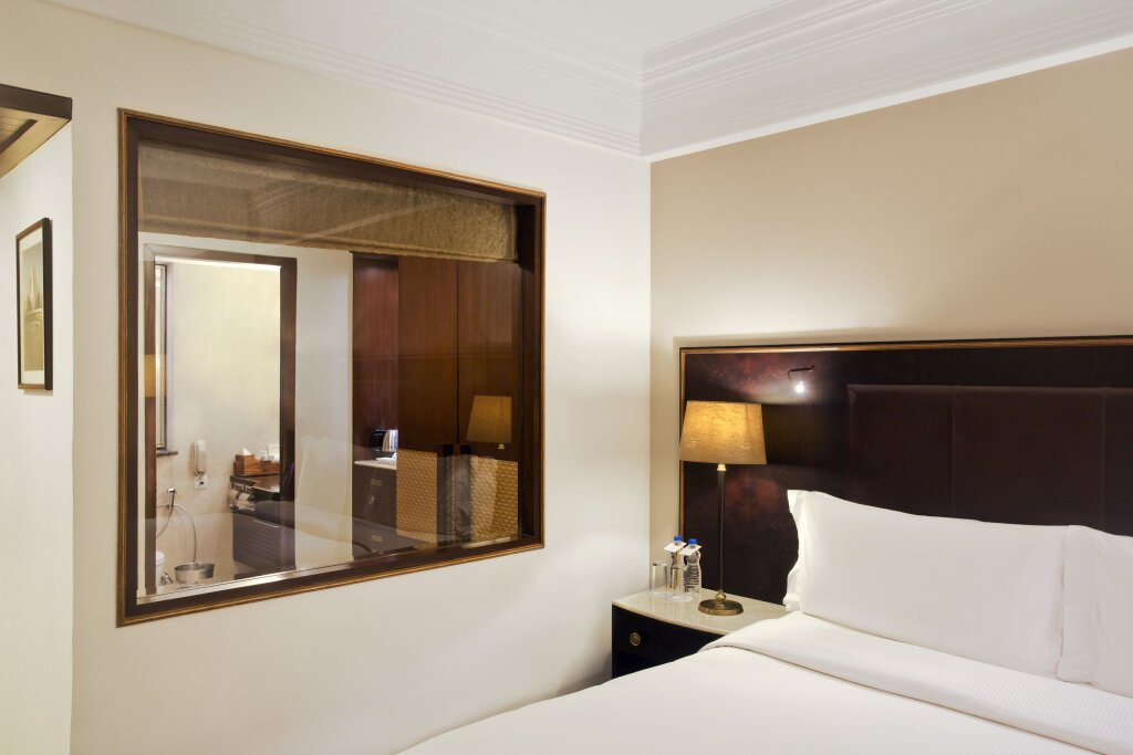 Superior room Eros Hotel New Delhi, Nehru Place