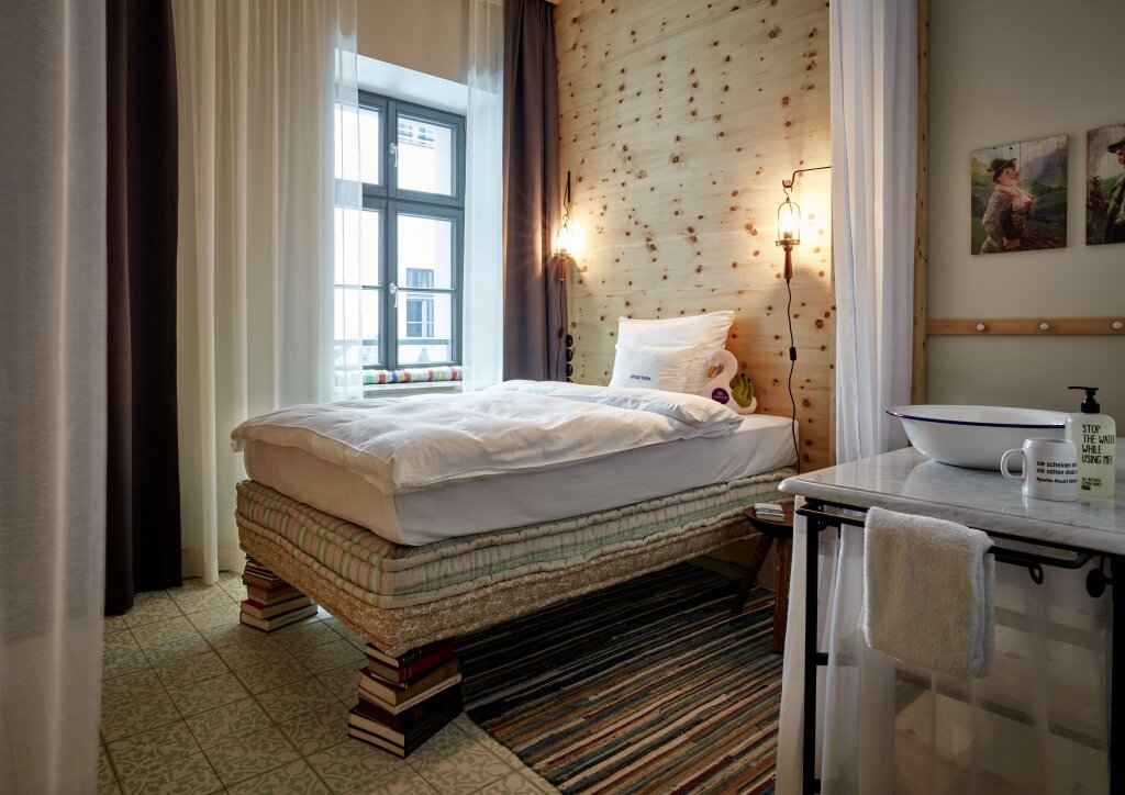 Small Single room 25hours Hotel The Royal Bavarian