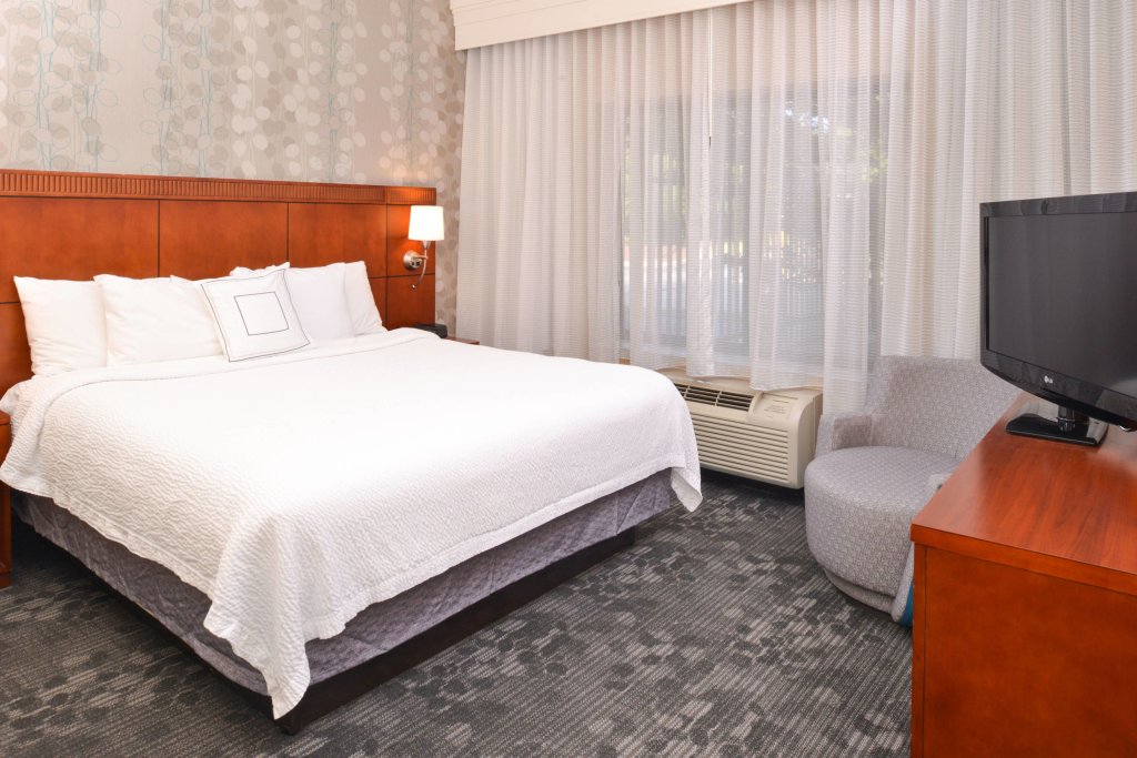 Doppel Suite Courtyard by Marriott Pittsburgh Monroeville
