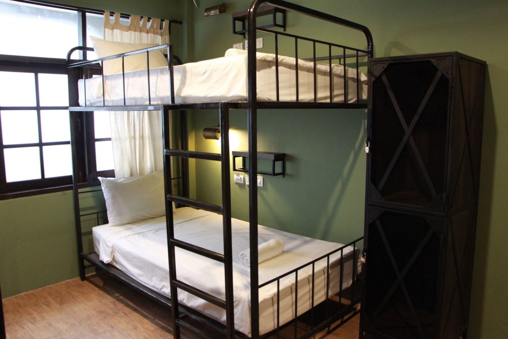 Кровать в общем номере Niras Bankoc Hostel