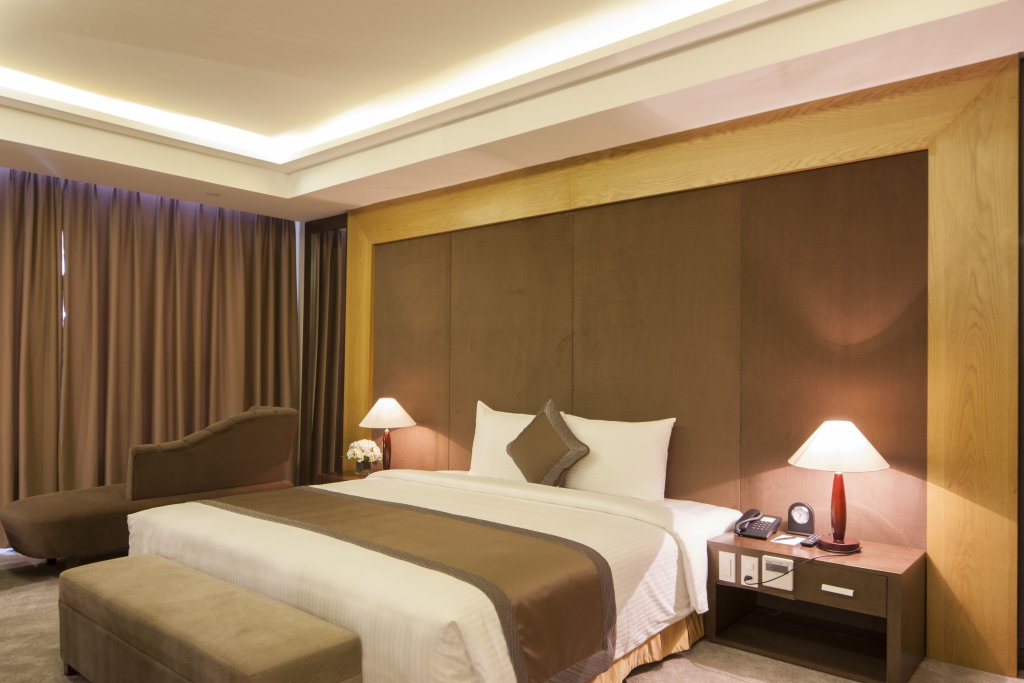 Deluxe Double room with sea view Muong Thanh Luxury Nhat Le Hotel