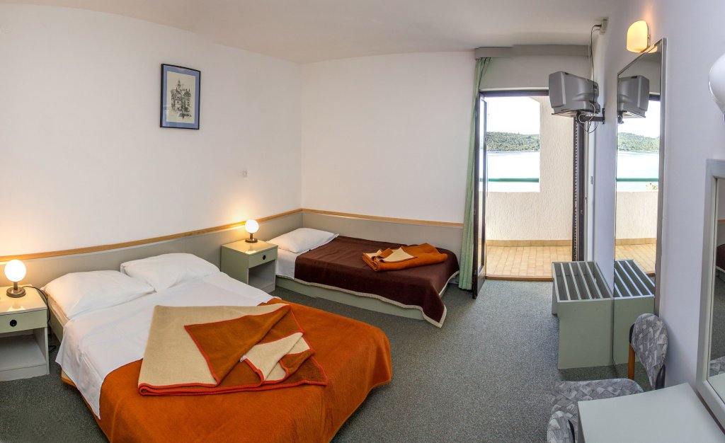 Standard double chambre avec balcon et Vue sur le parc Hotel Miran Pirovac