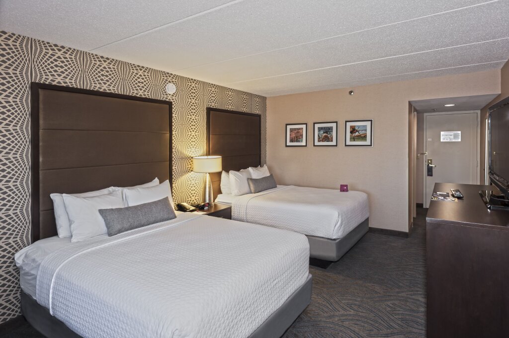 Standard Quadruple room Crowne Plaza Aire MSP Airport - Mall of America, an IHG Hotel