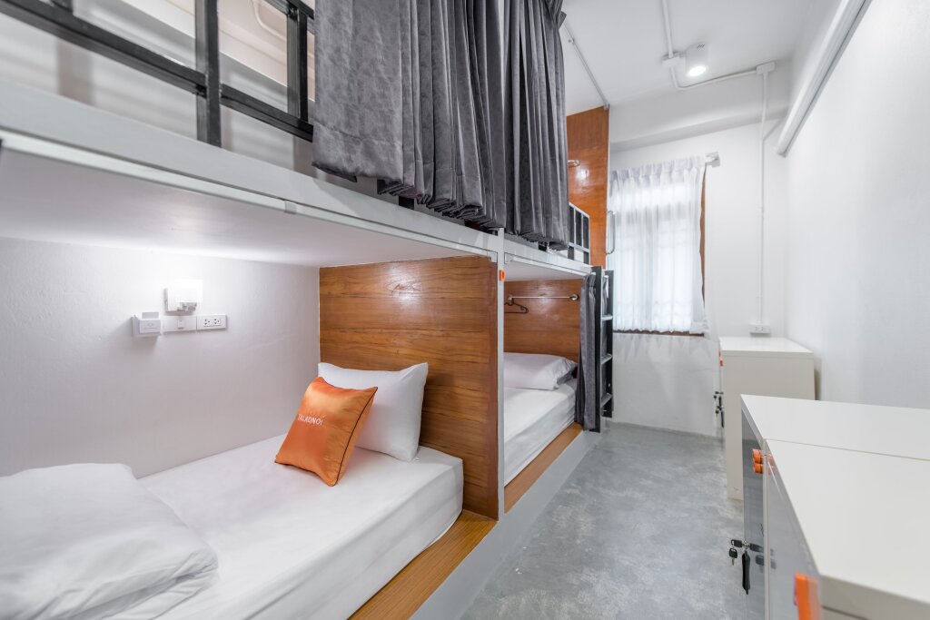 Кровать в общем номере Tiny Taladnoi Hostel