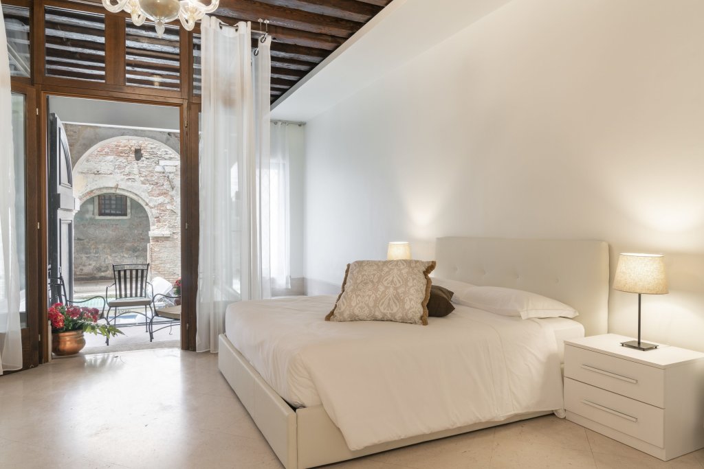 Appartamento Classico Riva Palace Apartments by Wonderful Italy