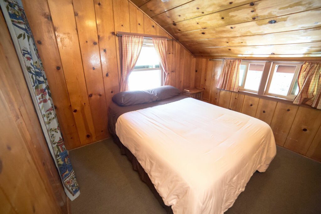 Camera Standard ITH Big Bear Lake Hostel & Retreat Center