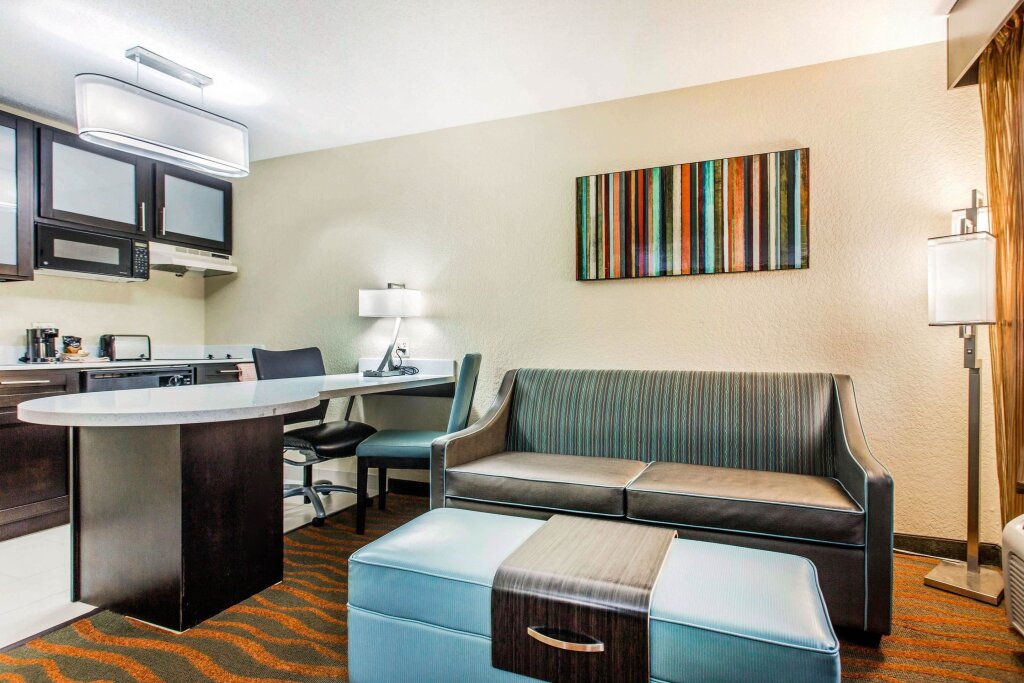 Люкс MainStay Suites Greenville Airport