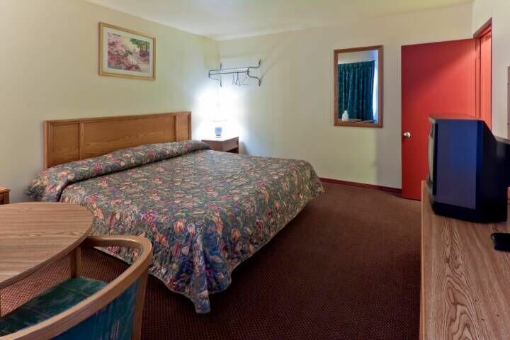 Standard room Budget Inn and Suites Mount Ephraim
