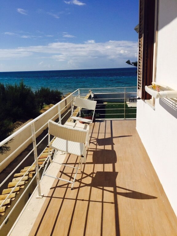 Standard Double room with balcony and with partial sea view SUITEBEACH b&b and resort