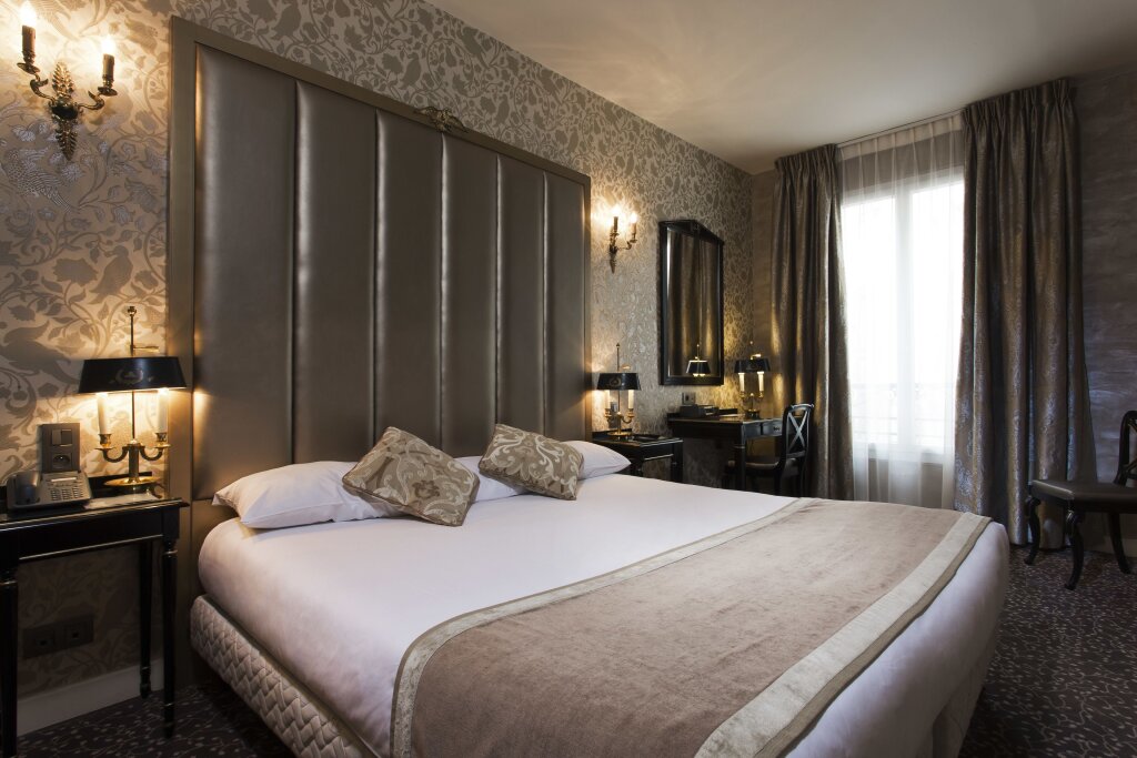 Четырёхместный номер Standard Hotel de L'Empereur by Malone