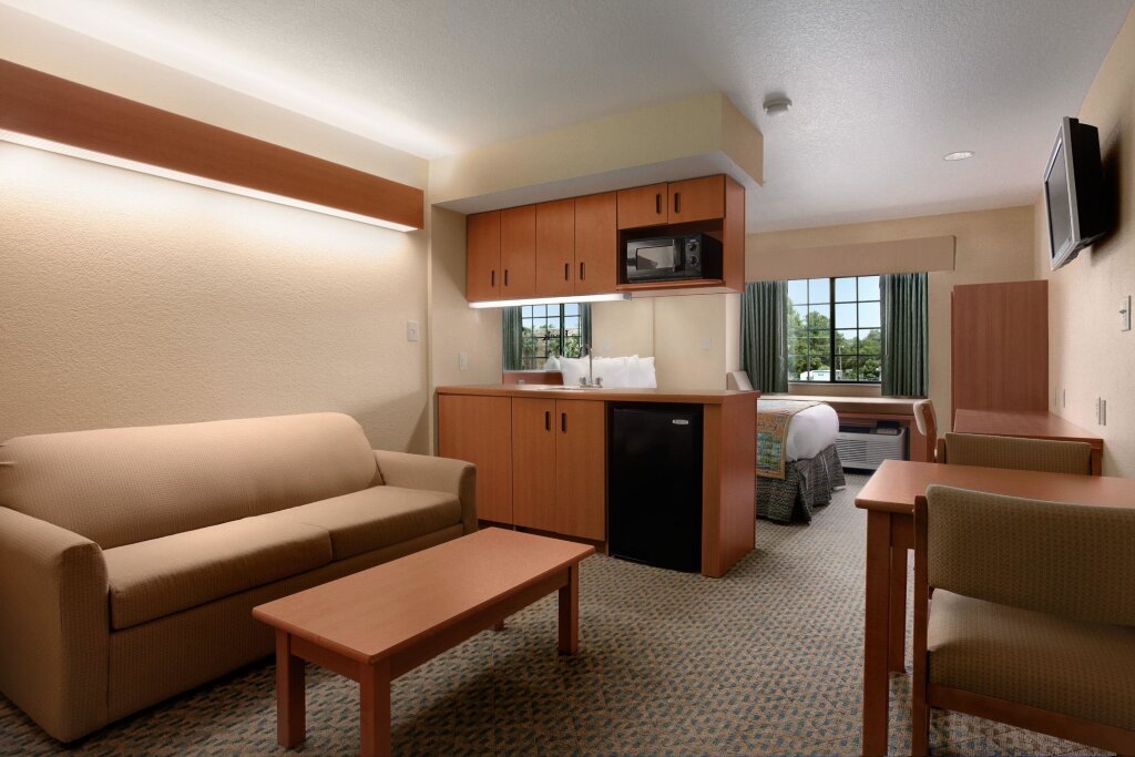 Люкс Microtel Inn & Suites by Wyndham Panama City