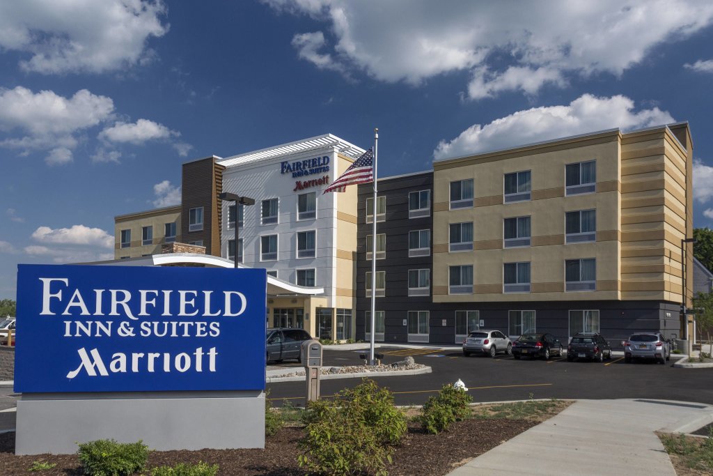 Четырёхместный номер Standard Fairfield Inn & Suites by Marriott Geneva Finger Lakes