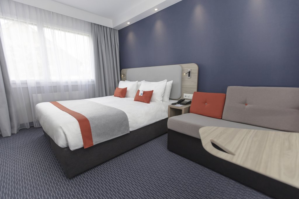 Standard room Holiday Inn Express Luzern-Neuenkirch, an IHG Hotel