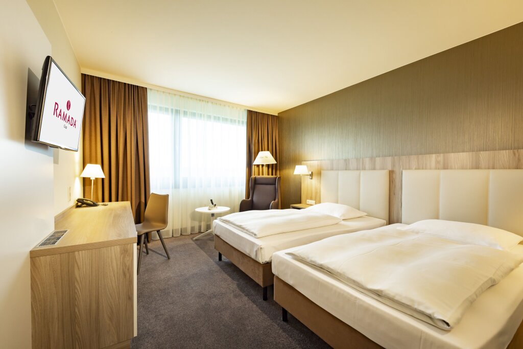 Четырёхместный номер Standard Hotel Ramada Graz