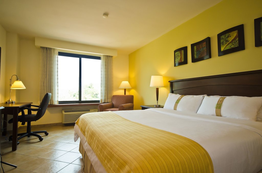 Номер Standard Holiday Inn Panama Canal, an IHG Hotel