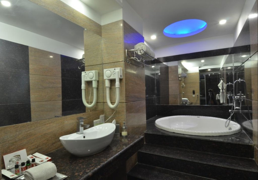 Royale suite HK Clarks Inn, Amritsar